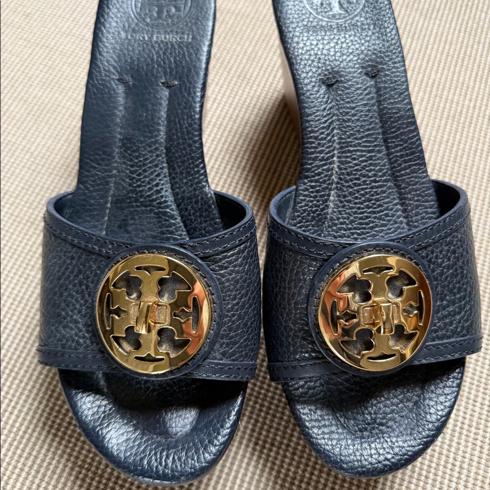 Woman’s wedge sandal Tory Burch Navy Blue Sz 8